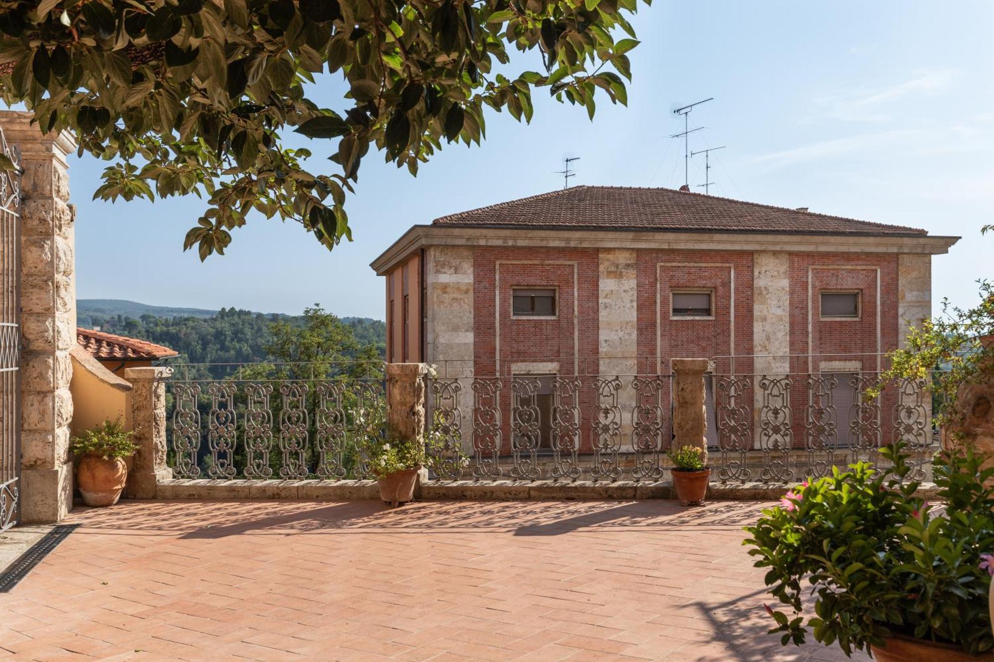 Castellinaria Bed & Breakfast Lari Exterior photo